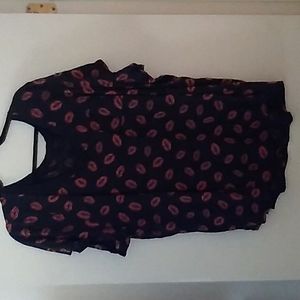 Torrid Plus lip print tee size 5x
